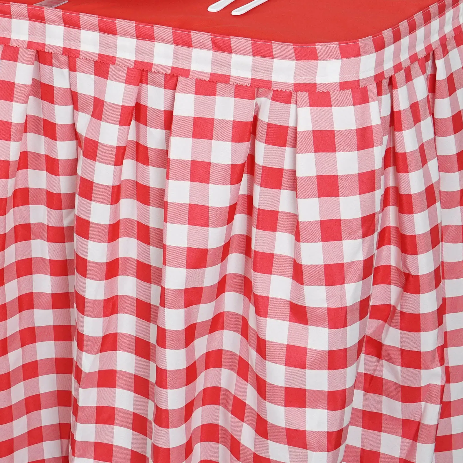 17FT Perfect Picnic Inspired White/Red Checkered Polyester Table Skirt For Wedding Party Event