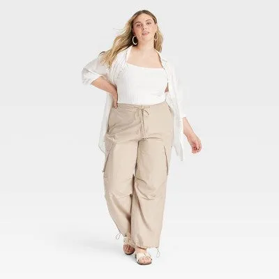 New - Women's Mid-Rise Straight Leg Cargo Pants - Universal Thread